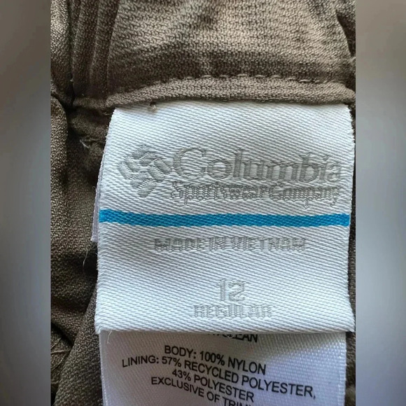 Columbia | Omni-Shield Convertible women’s pants. Size: 12 - Picture 14 of 16